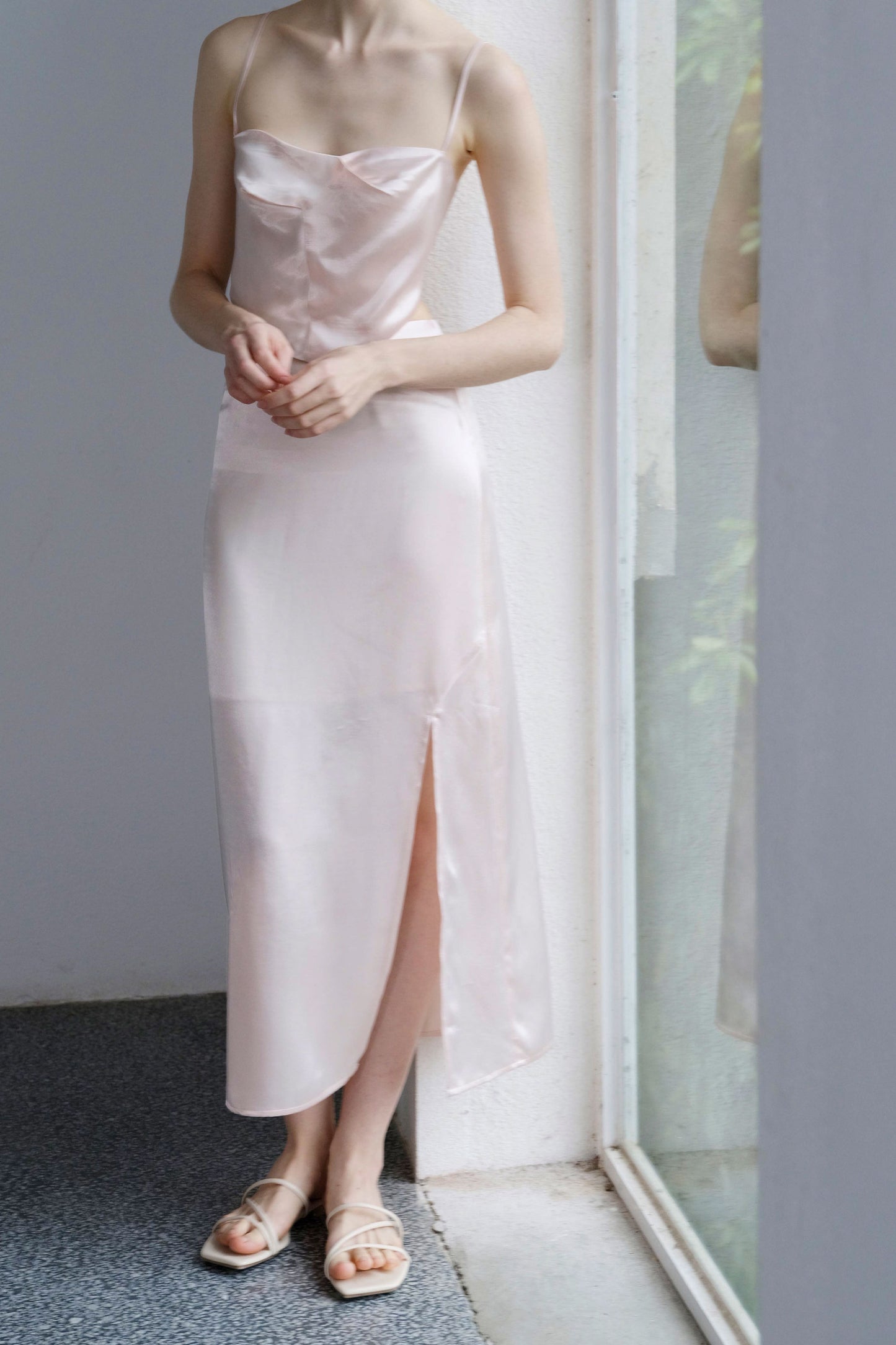 Pale glow strap dress pink